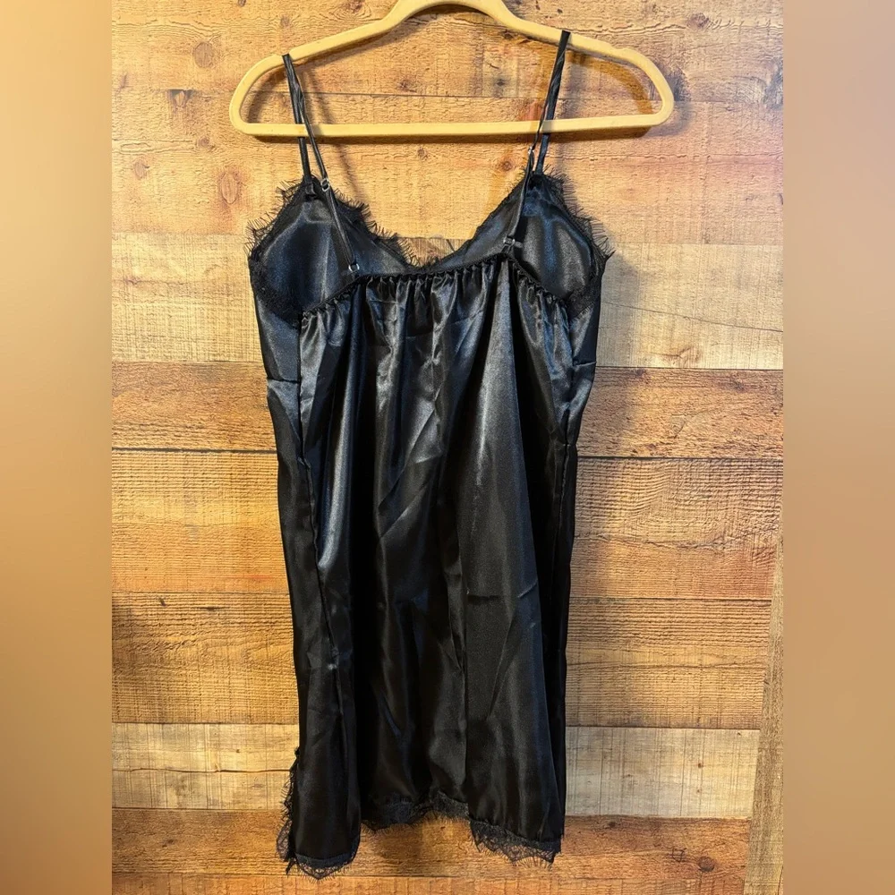 Black Satin Sleepwear Set - Picture 6 of 12